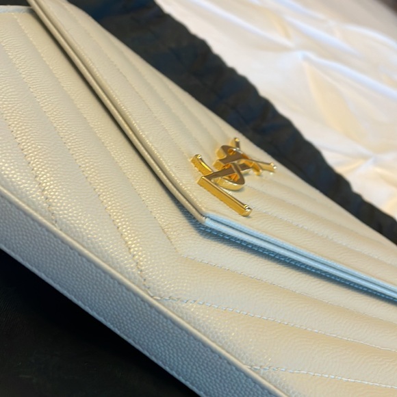 Cassandre Matelasae Chain Wallet in Grain de Poudre Embossed leather. - Picture 9 of 10